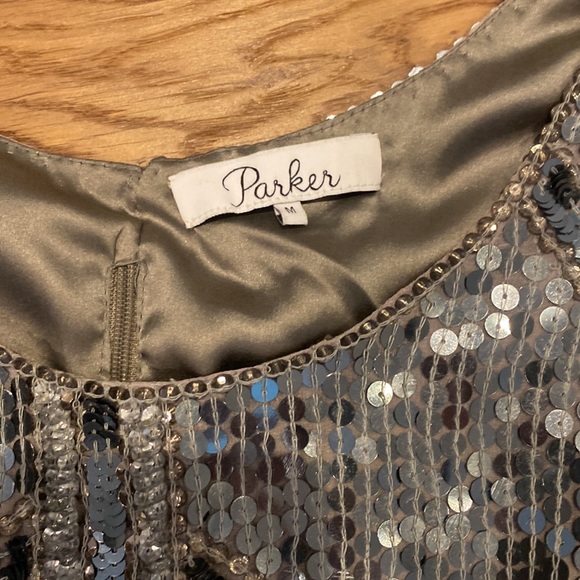 Parker sequence top great condition with extra sequences included - Picture 2 of 5